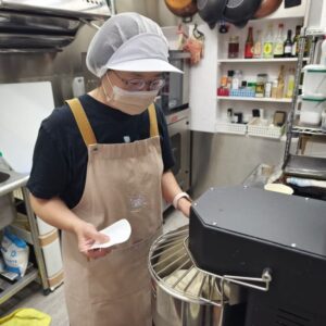 Impastatrice a spirale professionale con vasca in acciaio inox